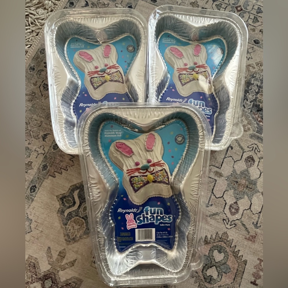 NEW Set of 6 Reynolds Fun Shapes Bunny Cake Pans Lids Easter Baking disposable